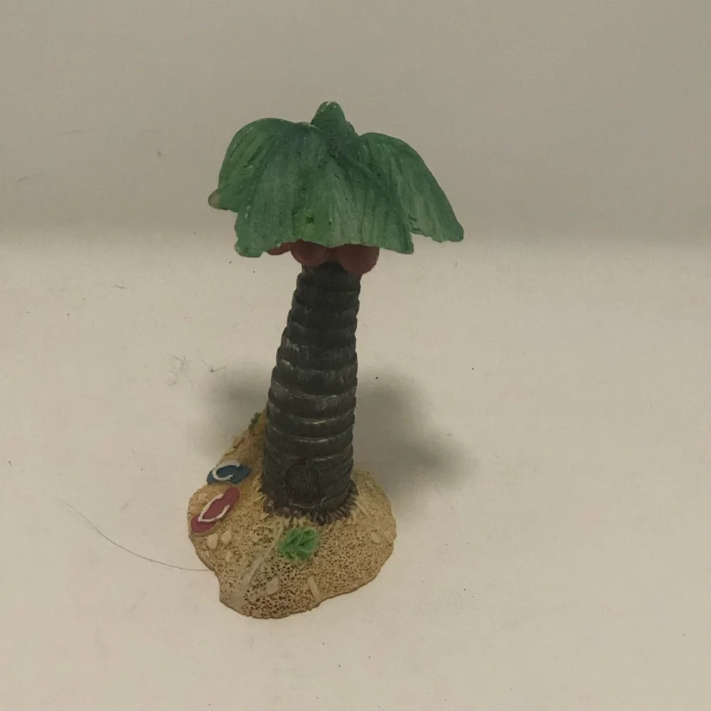 Miniature Palm Tree Beach Fish Tank Statue